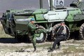 вездеход бтр на учениях вдв рф